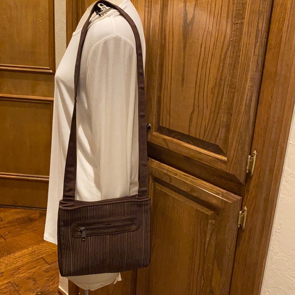 Americana by Sharif brown shoulder bag.